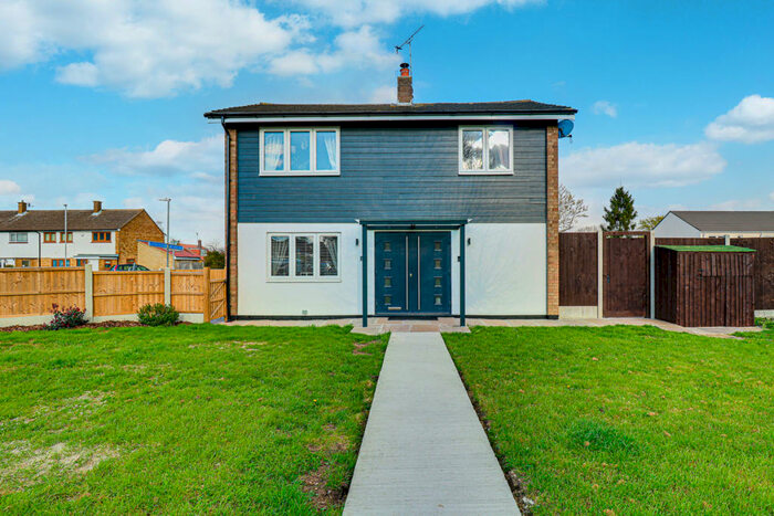 3 Bedroom End Of Terrace House To Rent In Victoria Road, Basildon, SS15