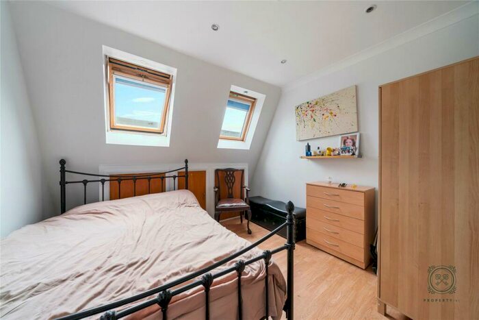 1 Bedroom Apartment To Rent In Newington Green Road, London, N1