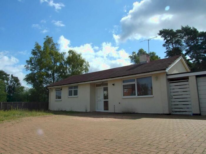 3 Bedroom Bungalow To Rent In Kingston Road, Camberley, Surrey, GU15