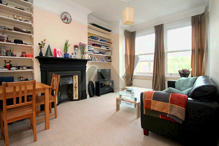 1 Bedroom Flat To Rent In Palmerston Crescent, London, N13