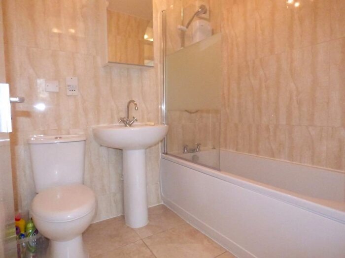 1 Bedroom Flat To Rent In Glenhurst, Foxgrove Road, Beckenham, Kent, BR3