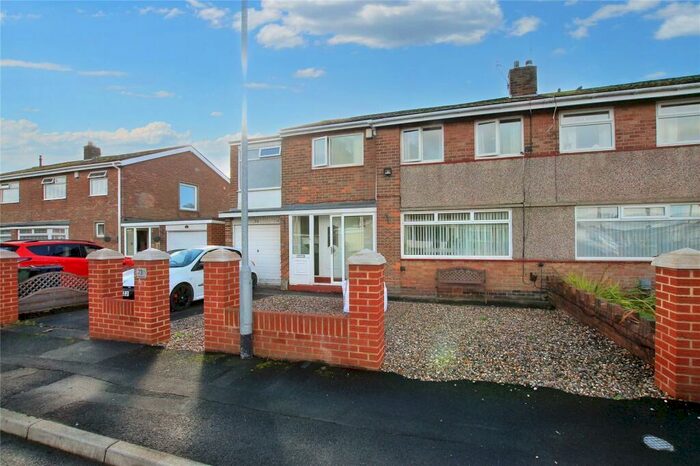 4 Bedroom Semi-Detached House For Sale In Wardley Drive, Wardley, Gateshead, NE10