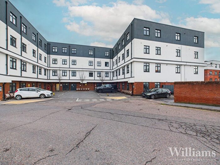 2 Bedroom Flat For Sale In Cambridge Place, Sloane House, HP20