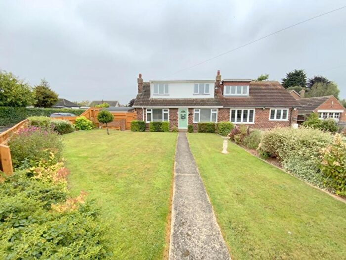 3 Bedroom Semi Detached House For Sale In Church Avenue, Humberston, Grimsby, DN36