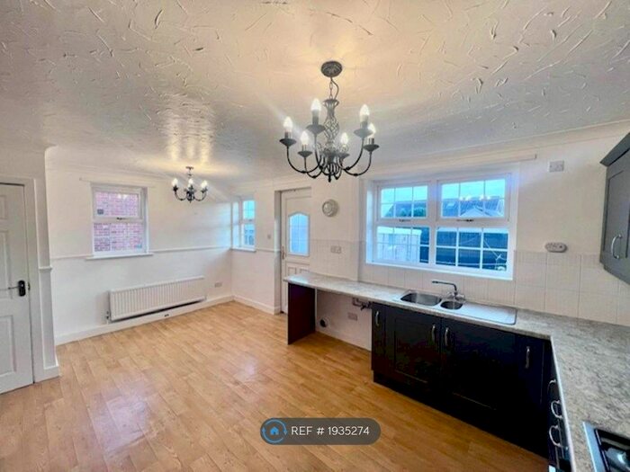 3 Bedroom Semi-Detached House To Rent In Worsbrough Road, Birdwell, Barnsley, S70