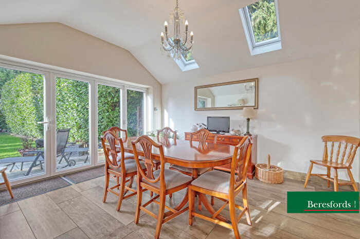 4 Bedroom Detached House For Sale In St Fabians Drive, Chelmsford, CM1