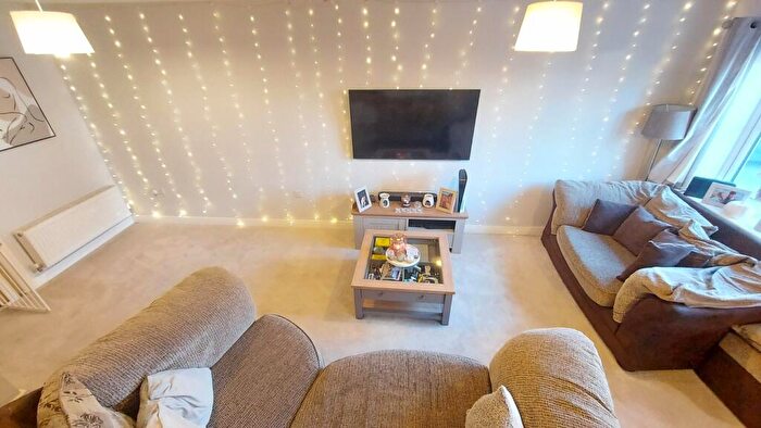 2 Bedroom End Of Terrace House For Sale In Ivatt Close, Bourne, PE10