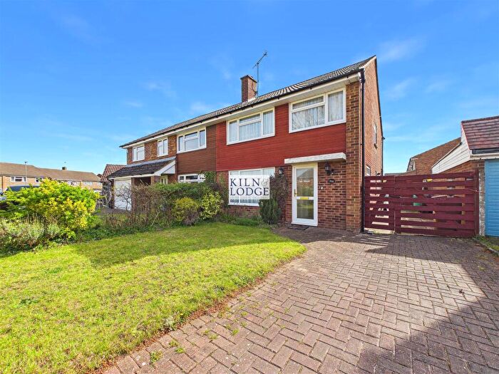 3 Bedroom Semi-Detached House For Sale In Linnet Drive, Chelmsford, CM2