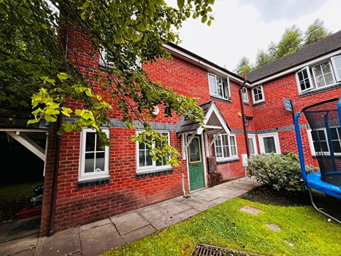 2 Bedroom Maisonette To Rent In Bankwood Drive, Manchester, M9