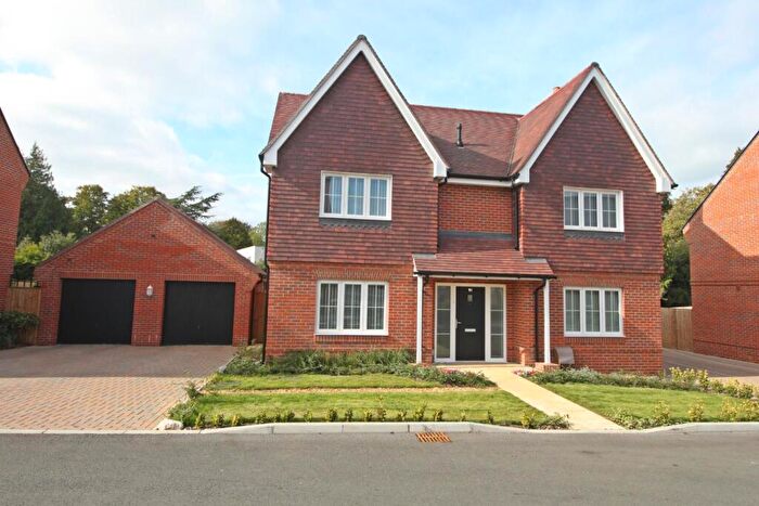 4 Bedroom Detached House For Sale In Deeble Way, Netley Abbey, Southampton, SO31