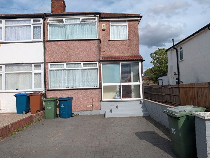 3 Bedroom End Of Terrace House To Rent In Dean Drive, Edgware, HA7