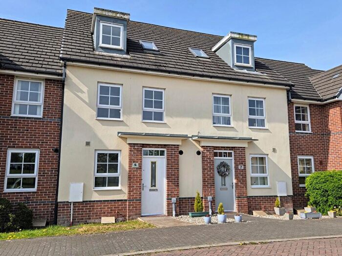 4 Bedroom Town House To Rent In Rose Whittle Avenue, PR7