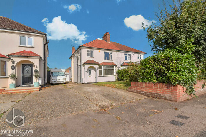 3 Bedroom Semi-Detached House To Rent In Layer Road, Colchester, CO2