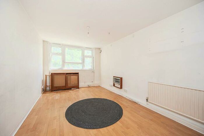 1 Bedroom Flat To Rent In Hall Street, Angel, London, EC1V