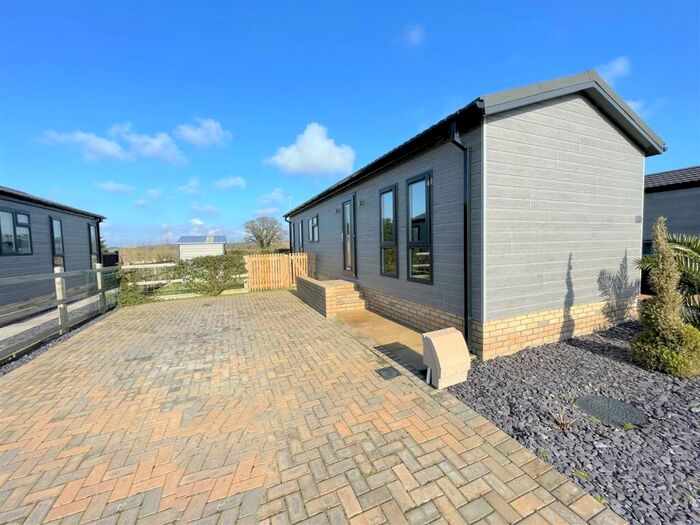 2 Bedroom Chalet For Sale In Bucklesham Park, Bucklesham, Ipswich, IP10
