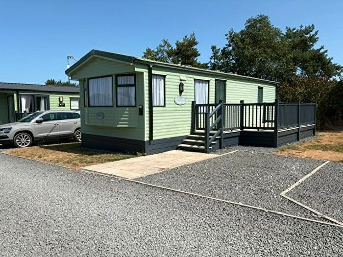 2 Bedroom Park Home For Sale In East Heslerton, Malton, YO17