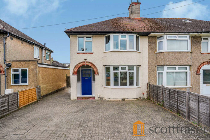 3 Bedroom Semi-Detached House To Rent In Hugh Allen Crescent, Marston, OX3