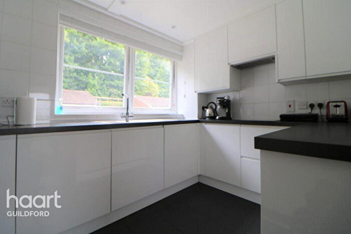 3 Bedroom Flat To Rent In Rookwood Court, Guildford, GU2