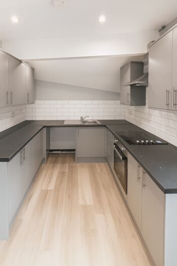 2 Bedroom Terraced House To Rent In Flat, Walford Road, Leeds, LS9