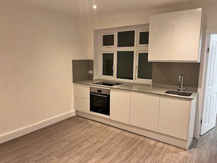 1 Bedroom Flat To Rent In Station Parade, Whitchurch Lane, Canons Park, Edgware, HA8