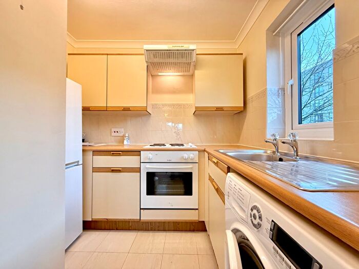 1 Bedroom Flat To Rent In Springvale, Maidstone, ME16