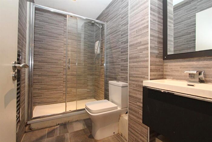 2 Bedroom Flat To Rent In Brunswick Court, Leeds, LS2