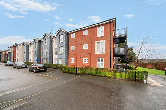 2 Bedroom Apartment For Sale In Tilling Green, Dunstable, Bedfordshire, LU5