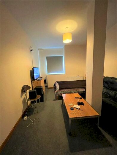 2 Bedroom Flat To Rent In The Mews, London, N8