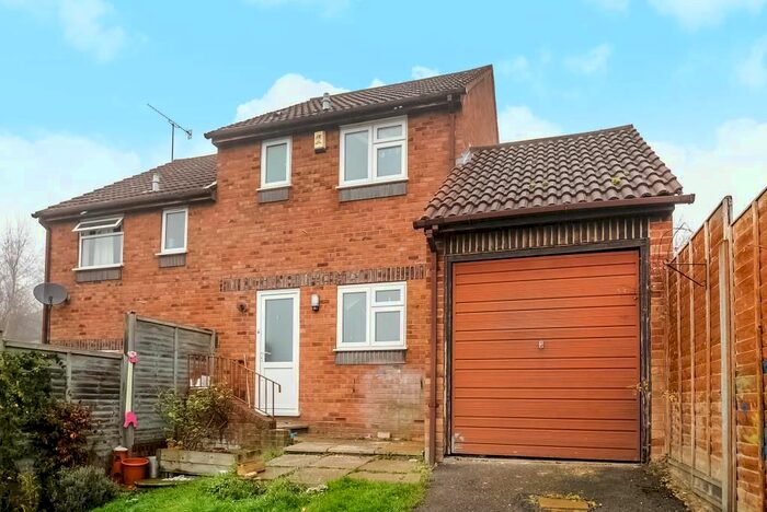 2 Bedroom Semi-Detached House To Rent In Cairnside, High Wycombe HP13