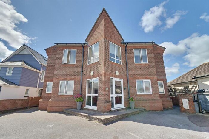 2 Bedroom House To Rent In Southwood Road, Hayling Island, PO11
