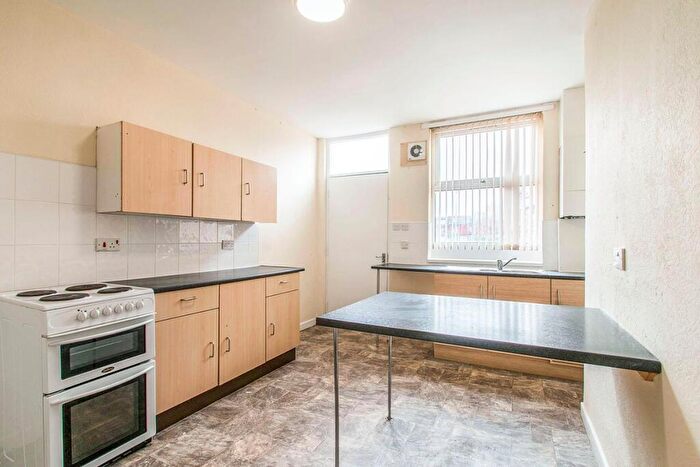 4 Bedroom Terraced House To Rent In Ingleton Street, Leeds, West Yorkshire, LS11