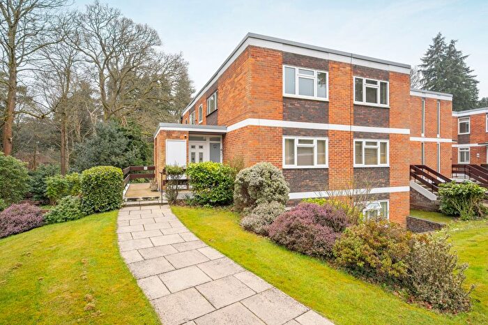 3 Bedroom Flat For Sale In Devenish Road, Ascot, SL5