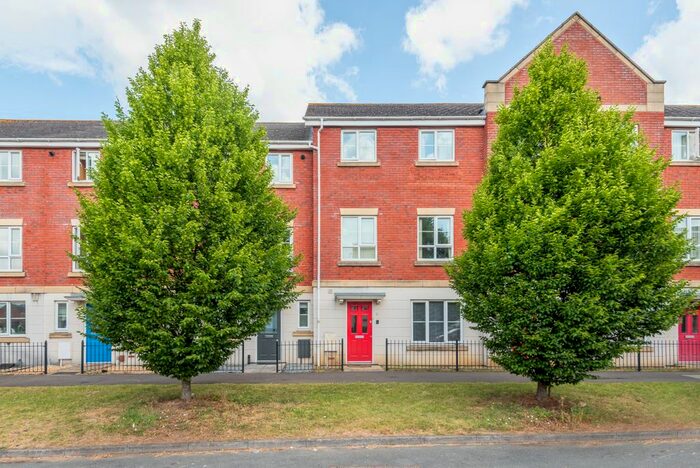 2 Bedroom Flat To Rent In Dunlin Terrace, Cavendish Park, Cheltenham, GL51