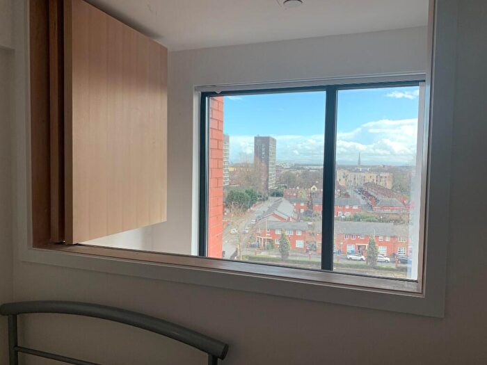 2 Bedroom Duplex To Rent In Spinners Way, Manchester, Greater Manchester, [aVE], M15
