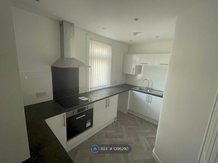 2 Bedroom Flat To Rent In Stark Avenue, Camelon, Falkirk, FK1