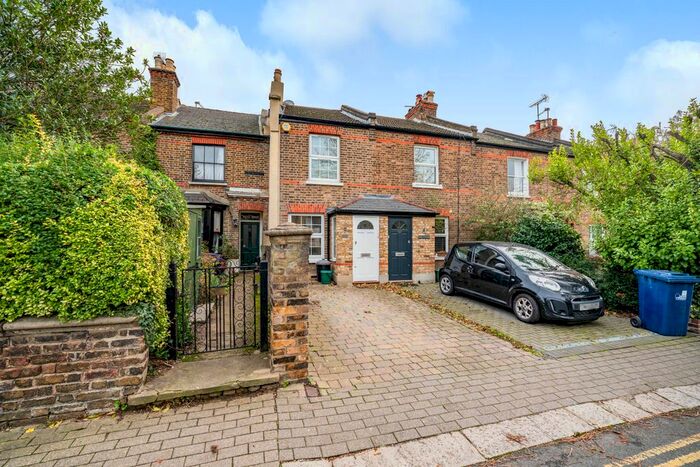 3 Bedroom Semi-Detached House To Rent In Mountfield Road, London, W5