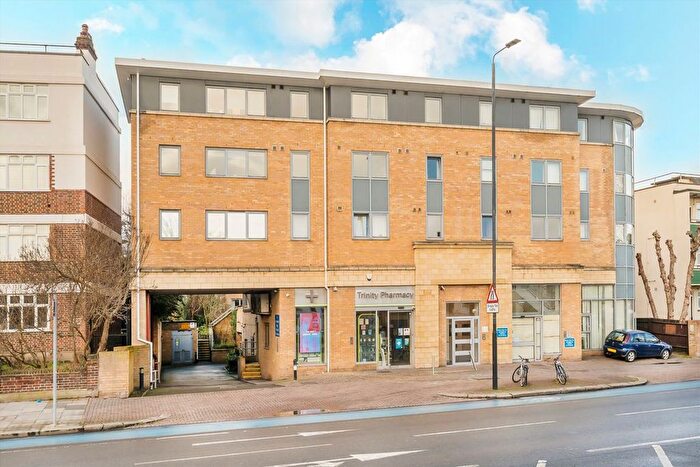 2 Bedroom Flat For Sale In Balham High Road, Balham, SW17