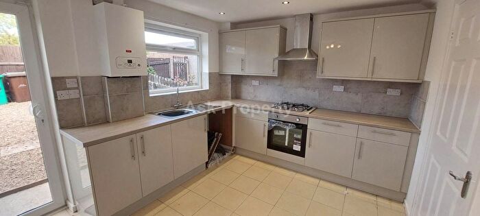 3 Bedroom Semi-detached House To Rent In Ranskill Gardens, Nottingham, NG5