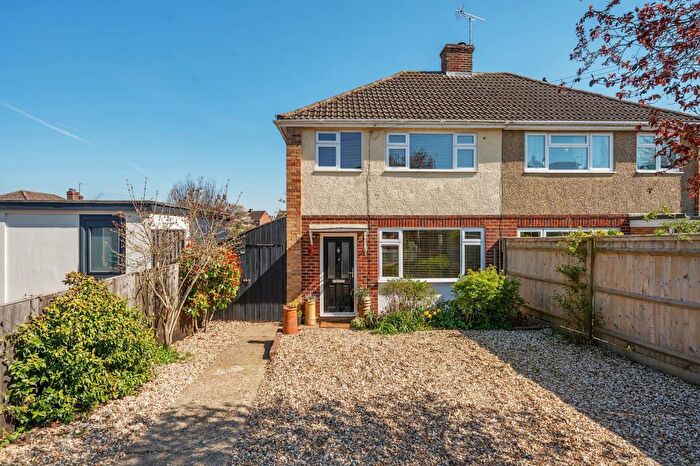 3 Bedroom Semi-Detached House To Rent In Roman Way, Thatcham, RG18