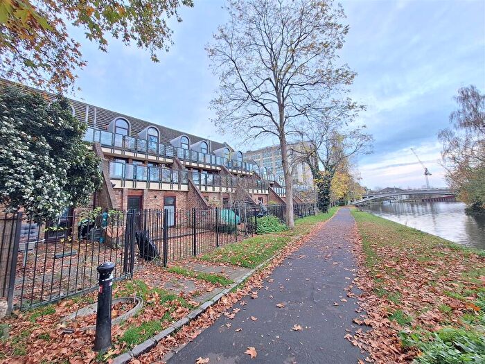 2 Bedroom Apartment To Rent In Kingfisher Place, Kings Meadow Way, Reading, RG1