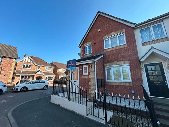 3 Bedroom End Of Terrace House For Sale In Hatters Court, Bedworth, Warwickshire, CV12