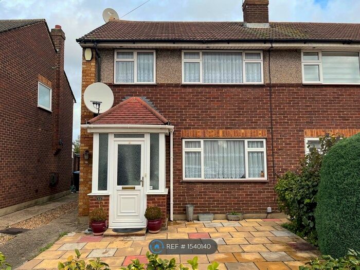3 Bedroom Semi-Detached House To Rent In Tollgate Road, Waltham Cross, EN8