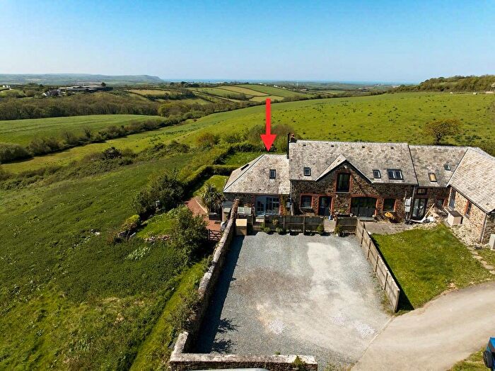 1 Bedroom Barn Conversion For Sale In Lower Thurlibeer, Stratton, EX23