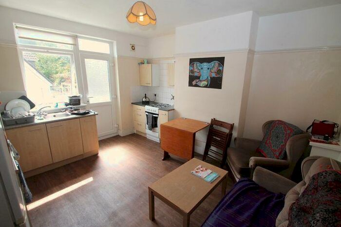 4 Bedroom Maisonette To Rent In Wellington Hill West, Westbury-on-Trym, BS9