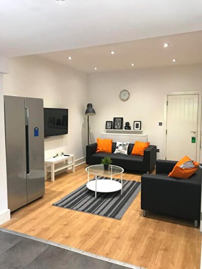 5 Bedroom House To Rent In Lancing Road, Sheffield, S2