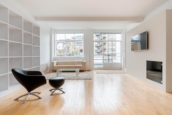 2 Bedroom Apartment To Rent In Saffron Hill, Epc:D, EC1N