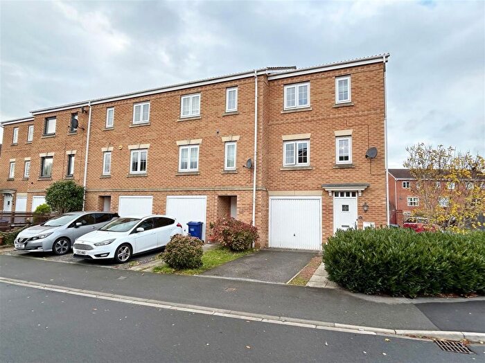 3 Bedroom End Of Terrace House To Rent In Abbots Mews, Selby, YO8
