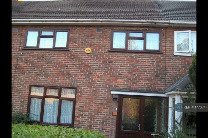 3 Bedroom Terraced House To Rent In Penzance Road, Romford, RM3