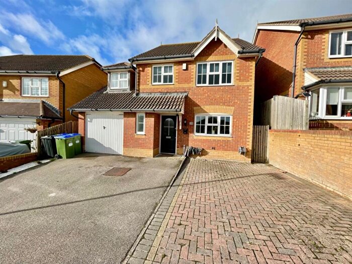 4 Bedroom Detached House For Sale In Court Farm Road, Newhaven, BN9