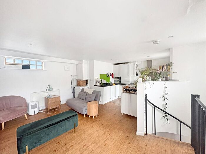 1 Bedroom Flat To Rent In St. Peters Street, Cambridge, CB3
